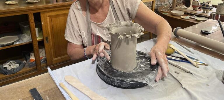 Atelier modelage argile - participante